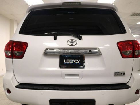 Used 2017 Toyota Sequoia Limited w/ Safety & Convenience Package AWD/4WD image 5