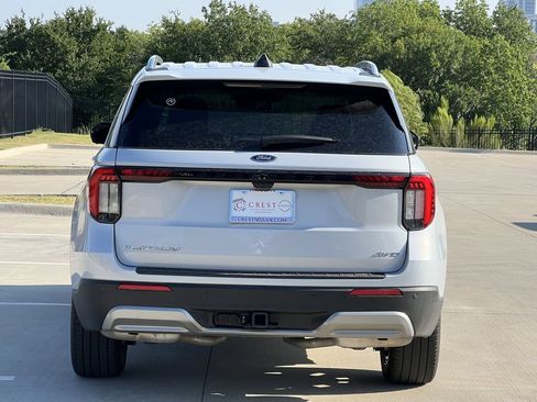 Used 2025 Ford Explorer Platinum w/ LUX Leather Package AWD/4WD image 3