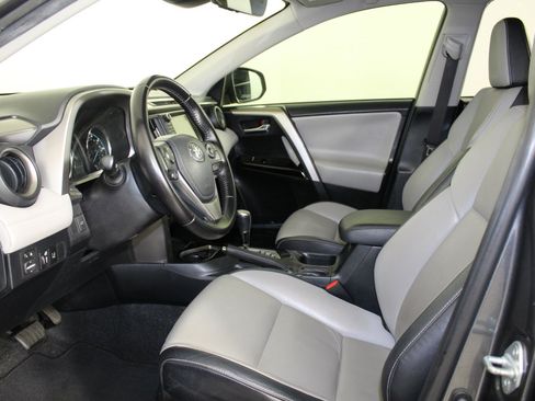 Used 2016 Toyota RAV4 Limited image 24