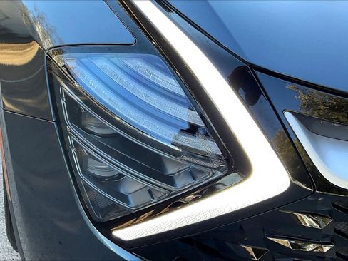 Used 2025 Kia Sportage EX image 24