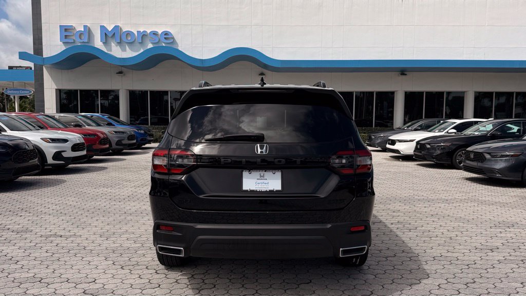 Certified 2024 Honda Pilot Sport image 12