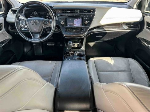 Used 2017 Toyota Avalon Limited image 11