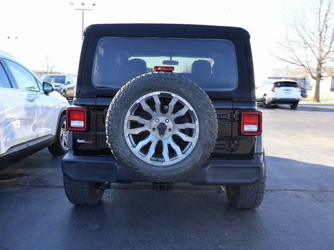 Used 2020 Jeep Wrangler Sport image 18