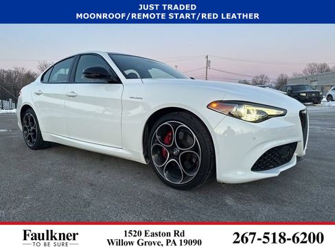 Used 2022 Alfa Romeo Giulia Veloce image 1
