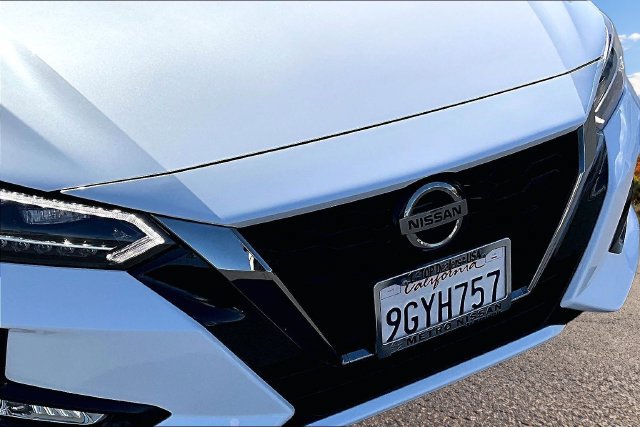 Used 2023 Nissan Sentra SR w/ SR Premium Package FWD image 31