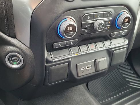 Used 2022 Chevrolet Silverado 1500 LT AWD/4WD image 28