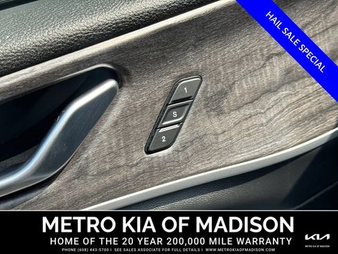 Used 2022 Jeep Grand Cherokee L Limited w/ Black Appearance Package AWD/4WD image 12