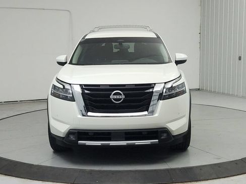 Used 2022 Nissan Pathfinder SL FWD image 3