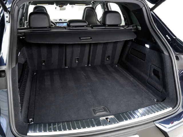 Certified 2026 Porsche Cayenne AWD/4WD image 31