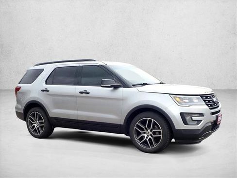 Used 2017 Ford Explorer Sport w/ Equipment Group 401A AWD/4WD image 6