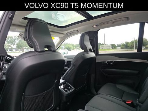 Used 2022 Volvo XC90 T5 Momentum w/ Protection Package Premier FWD image 21