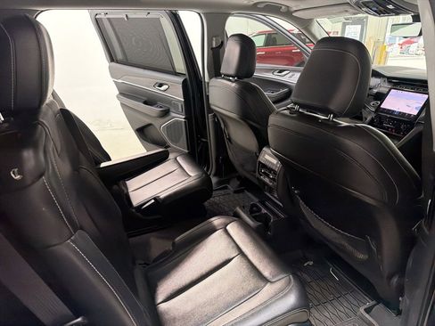 Used 2023 Jeep Grand Cherokee L Limited w/ Luxury Tech Group II image 30