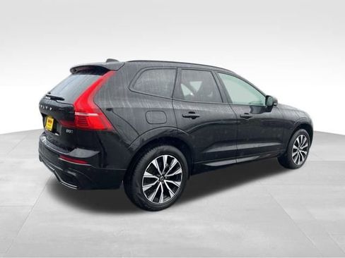 Used 2025 Volvo XC60 B5 Plus image 9