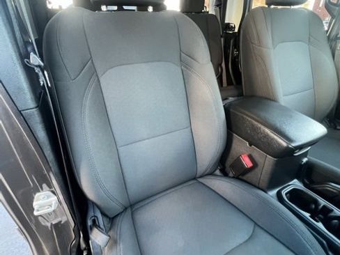 Used 2023 Jeep Gladiator Sport image 22