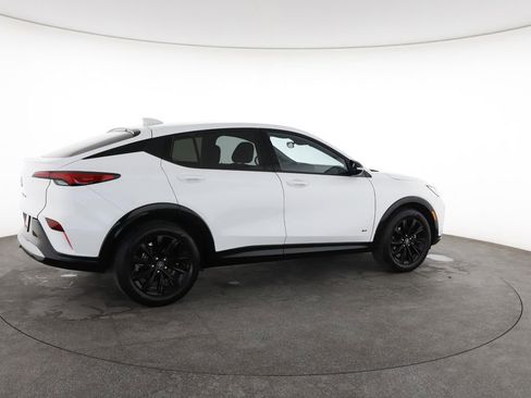 Used 2025 Buick Envista Sport Touring image 13