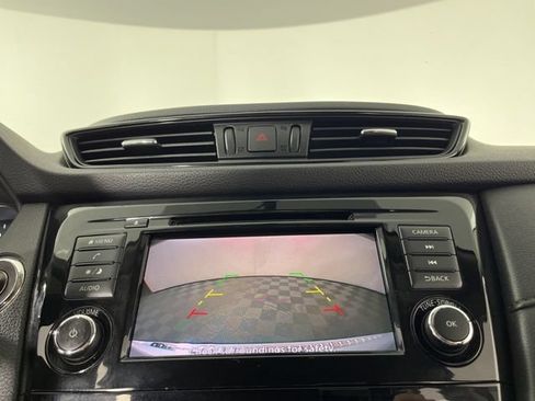 Used 2018 Nissan Rogue SV FWD image 24
