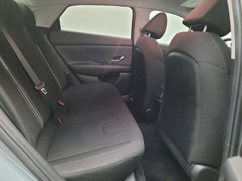Used 2022 Hyundai Elantra SEL FWD image 19