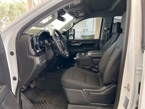 Used 2024 Chevrolet Silverado 2500 LT image 5