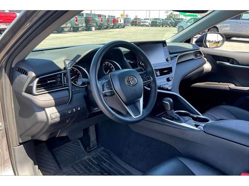 Used 2023 Toyota Camry XLE image 15