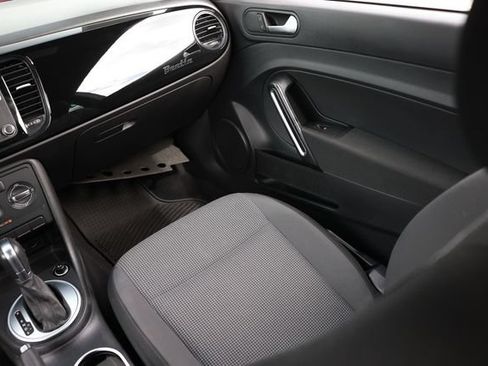 Used 2019 Volkswagen Beetle 2.0T S FWD image 26