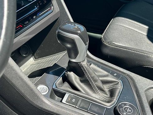Used 2022 Volkswagen Tiguan SE R-Line AWD/4WD image 28