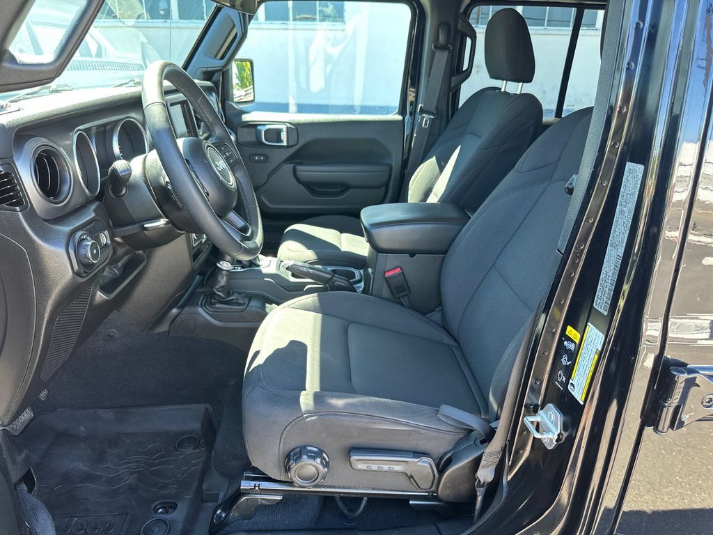 Used 2023 Jeep Wrangler Unlimited Sport AWD/4WD image 12