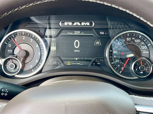 Used 2025 RAM 1500 Laramie AWD/4WD image 12
