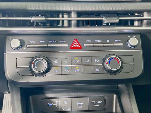 Used 2025 Hyundai Tucson SE image 15