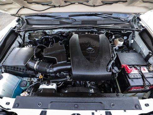 Used 2020 Toyota Tacoma TRD Sport image 17