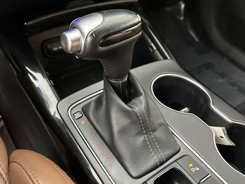 Used 2019 Kia Sorento SX image 20