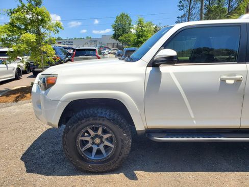 Used 2015 Toyota 4Runner SR5 RWD image 3