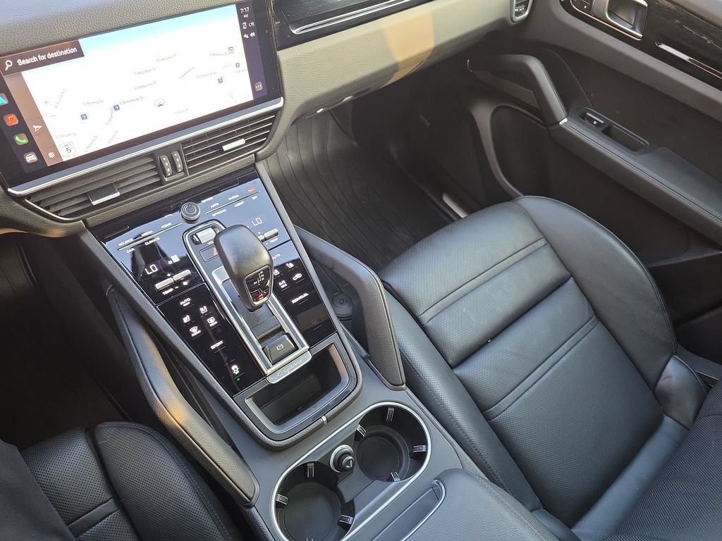 Used 2023 Porsche Cayenne AWD/4WD image 28