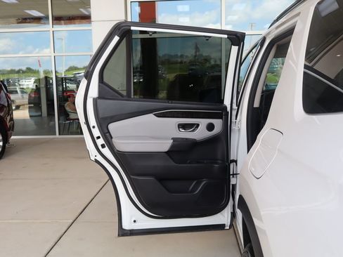 Used 2023 Honda Pilot Elite image 35