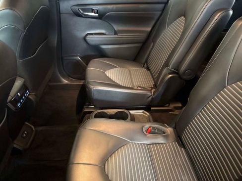 Used 2021 Toyota Highlander XSE image 10