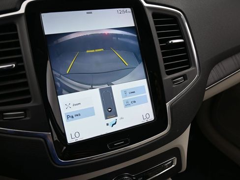 Used 2020 Volvo XC90 T5 Momentum w/ Protection Package Premier image 24