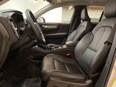 Used 2025 Volvo XC40 B5 Core AWD/4WD image 20