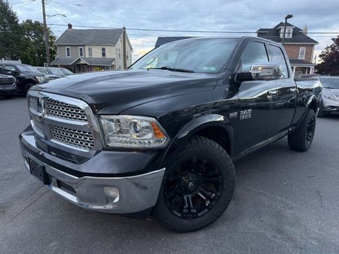 Used 2017 RAM 1500 Laramie AWD/4WD image 3