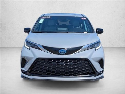 Used 2024 Toyota Sienna XSE image 2