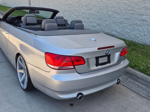 Used 2009 BMW 335i Convertible RWD image 19