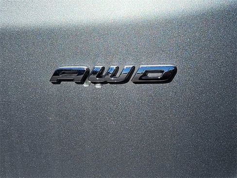 Used 2024 Ford Edge SEL image 9