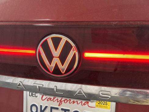 Used 2024 Volkswagen Atlas SEL Premium R-Line image 12