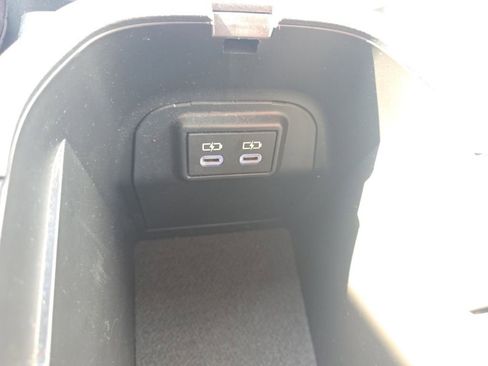 Used 2024 Toyota RAV4 XLE image 32