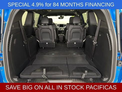 New 2026 Chrysler Pacifica Select w/ S Appearance Package image 32