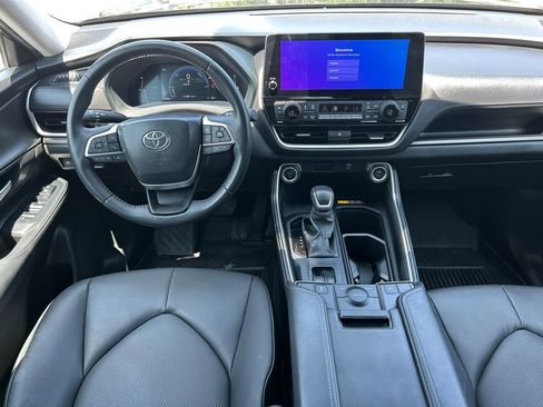 Certified 2024 Toyota Grand Highlander XLE FWD image 18