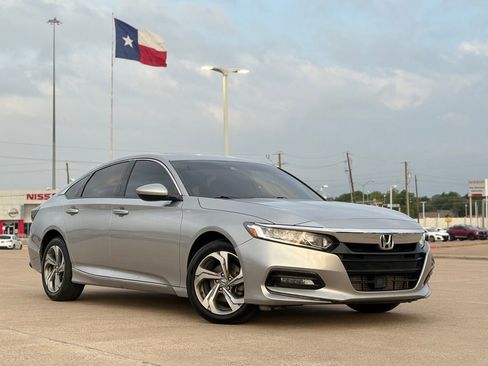 Used 2019 Honda Accord EX image 2