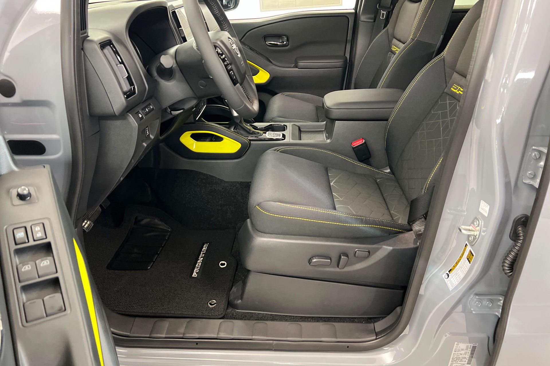 New 2027 Nissan Frontier SV w/ SV Convenience Package AWD/4WD image 17
