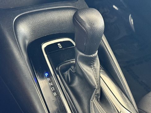 Used 2020 Toyota Corolla LE FWD image 21