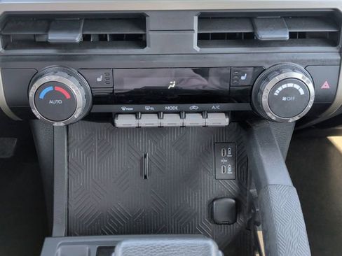 Used 2025 Toyota Tacoma TRD Off-Road AWD/4WD image 21
