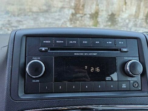 Used 2013 Dodge Grand Caravan SXT image 28