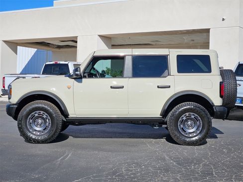 Certified 2025 Ford Bronco Badlands image 8